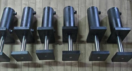 Siłownik hydrauliczny przyczepowy