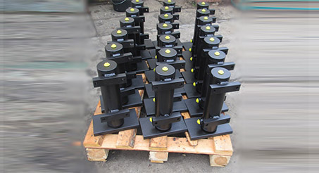Siłownik hydrauliczny przyczepowy